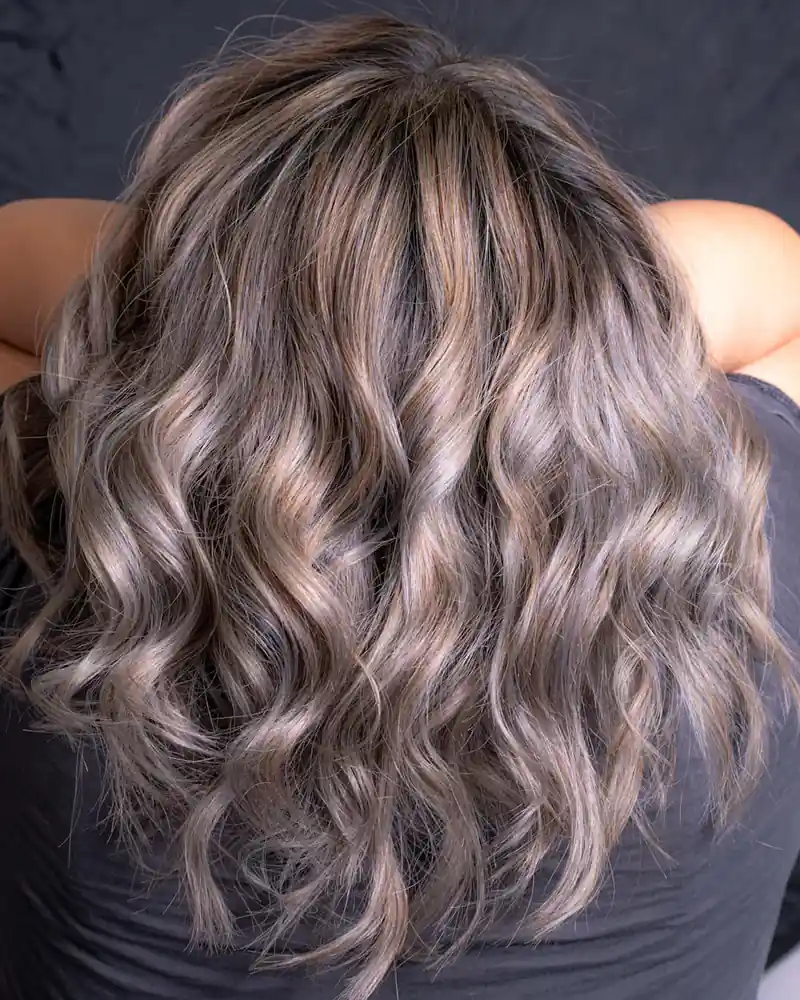 Cool silver-blonde waves